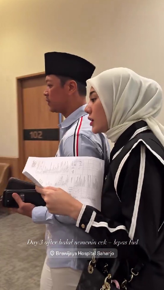 9 Potret Clara Shinta putuskan lepas KB usai kembali sandang status istri, bahagia ditemani suami