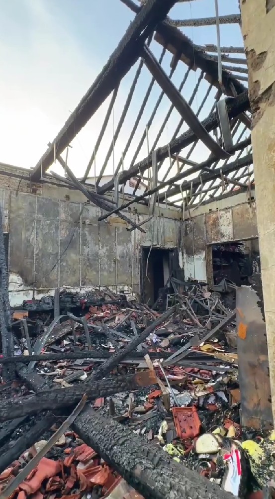 Momen Emil Dardak bertemu pelaku yang bakar Gedung Grahadi, alih-alih marah sikapnya bikin adem