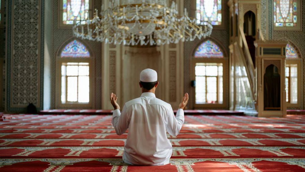 7 Bacaan doa Maulid Nabi Muhammad SAW 2025, lengkap dengan makna dan keutamaannya