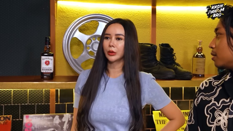 Lama tak muncul di layar kaca, 9 potret terbaru Aura Kasih ini manglingi pol sampai dikira oplas