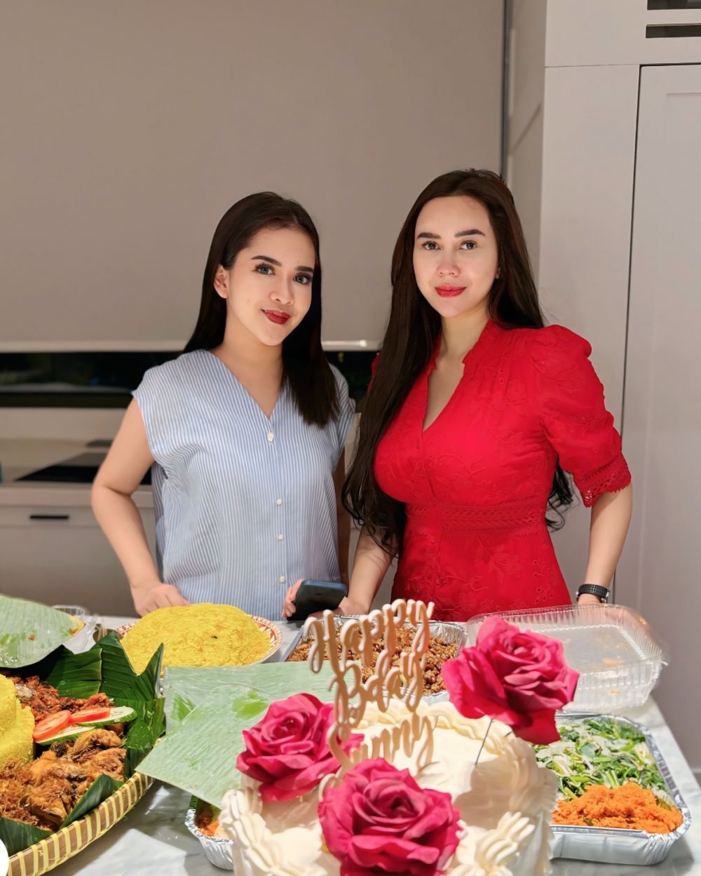 Lama tak muncul di layar kaca, 9 potret terbaru Aura Kasih ini manglingi pol sampai dikira oplas