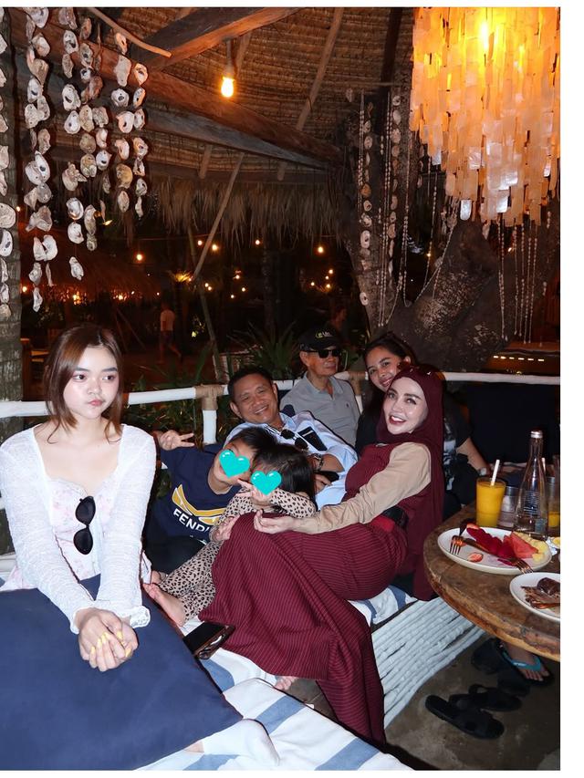 6 Potret Bella Shofie usai mundur dari anggota DPRD, fokus urus keluarga