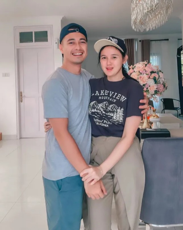 Dulu nikah tanpa restu ibu kini berujung cerai, ini 5 perjalanan cinta Eza Gionino dan Meiza Aulia