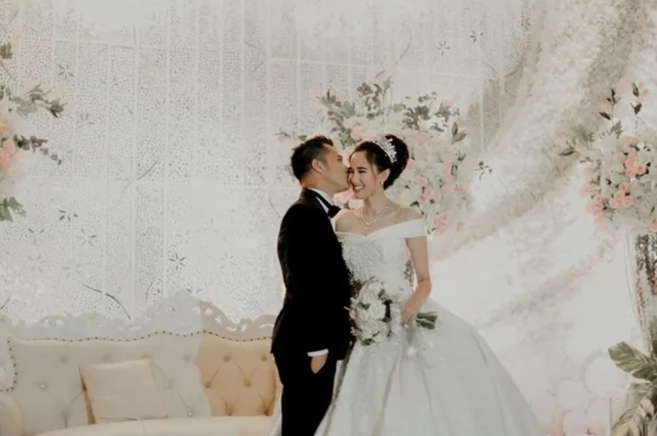 Dulu nikah tanpa restu ibu kini berujung cerai, ini 5 perjalanan cinta Eza Gionino dan Meiza Aulia