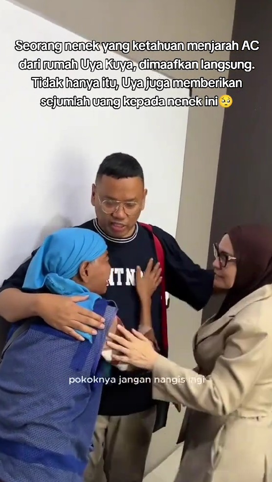 7 Potret Uya Kuya jumpa pelaku penjarah rumahnya, memaafkannya karena penghasilannya Rp30 ribu/hari