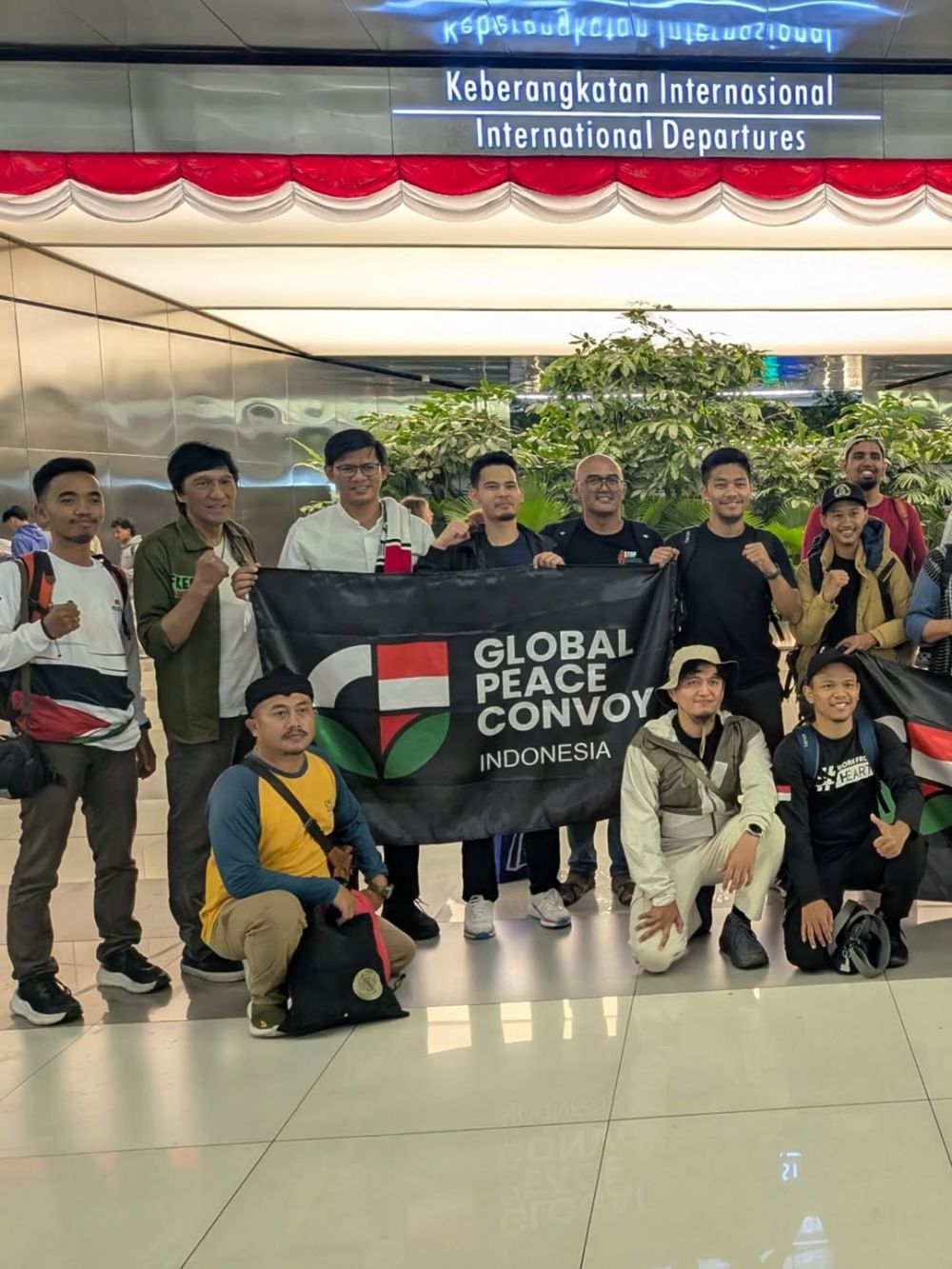 9 Potret Chiki Fawzi dan Wanda Hamidah ikut misi kemanusiaan ke Palestina, salurkan bantuan ke Gaza