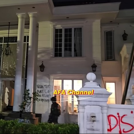 Cerita pemuda kembalikan kasur Uya Kuya, takut jadi tersangka, ngaku ikut menjarah karena terprovokasi