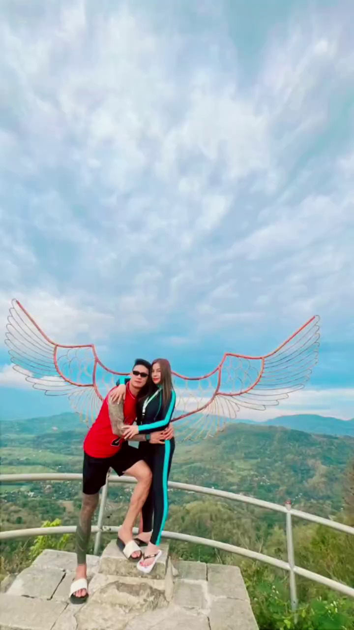 Anisa Bahar putus dari pacar berondong ternyata diam-diam menikah, ini 9 potret gandeng suami baru