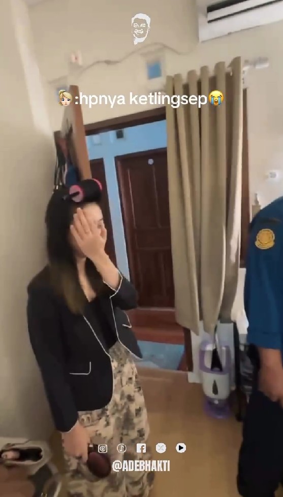 9 Potret damkar rescue HP yang jatuh di sela kasur dikira sepele padahal penuh effort, ini alasannya