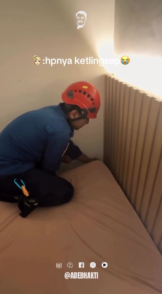 9 Potret damkar rescue HP yang jatuh di sela kasur dikira sepele padahal penuh effort, ini alasannya