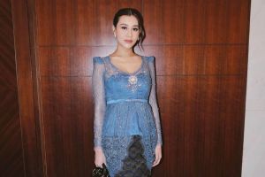 Pancarkan pesona wanita Jawa, begini potret cantik 9 anak penyanyi saat kenakan kebaya, gayanya elegan