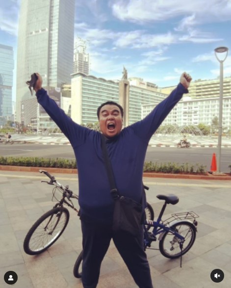 Bukan jadi komedian seperti ayahnya, ini 11 potret putra Dono Warkop DKI yang berprofesi mentereng