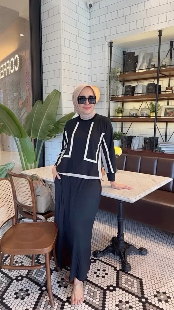 Aktris jadul akting bareng Ikang Fawzi kini banting setir dagang pakaian, ini 9 transformasinya