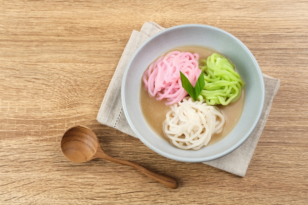 7 Resep jajanan tradisional khas pink-hijau, manisnya bikin nostalgia dan ketagihan