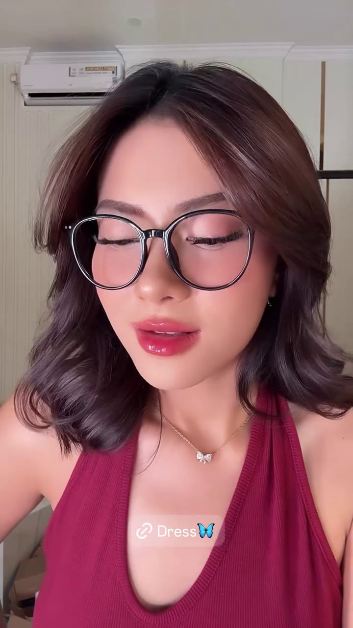 Jalani oplas bagian hidung, 9 potret terbaru Hanum Mega banjir pujian karena hasilnya tampak natural