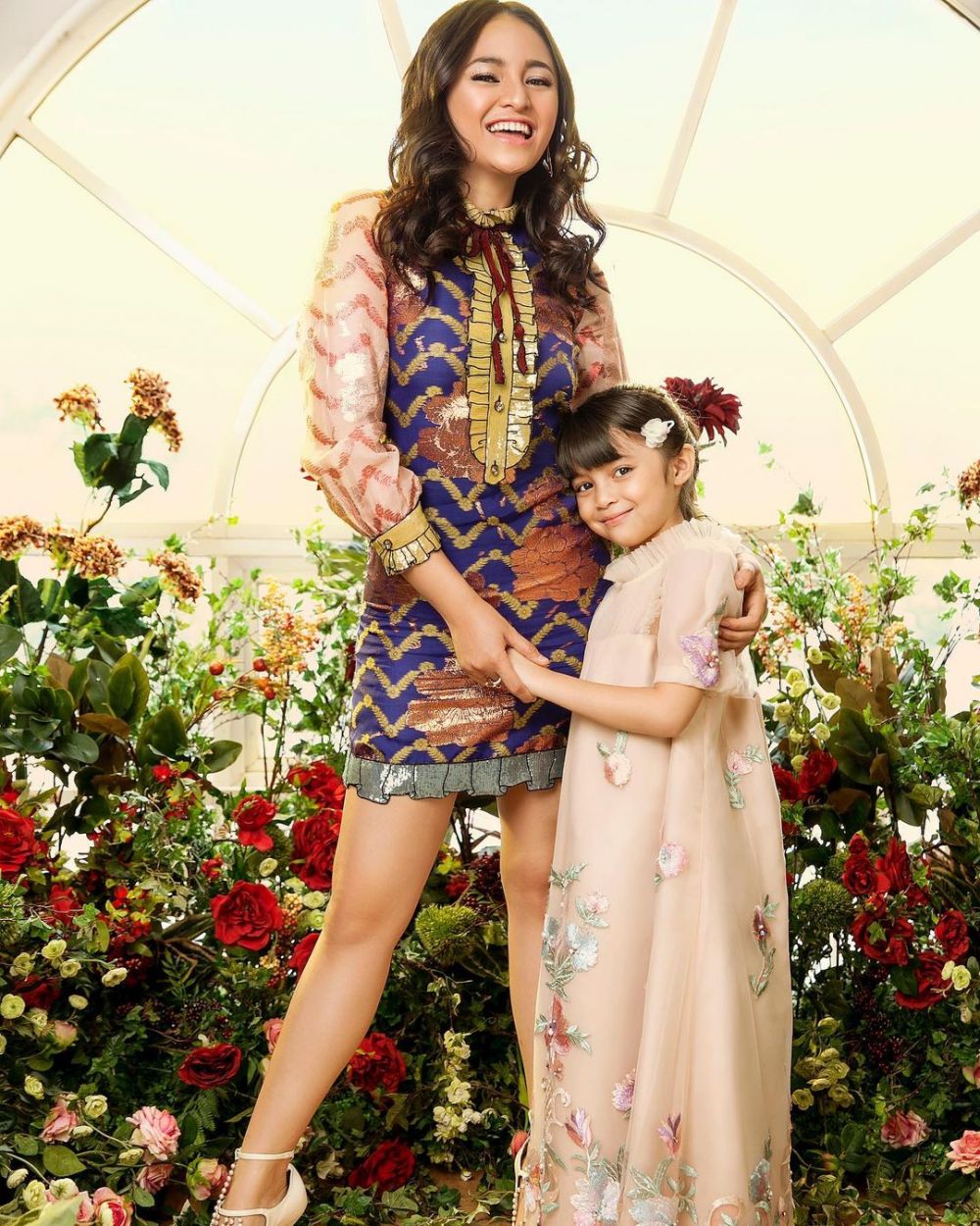 Gayanya kompak bak kakak-adik, intip 9 pemotretan Marshanda dan Sienna Kasyafani dalam berbagai tema