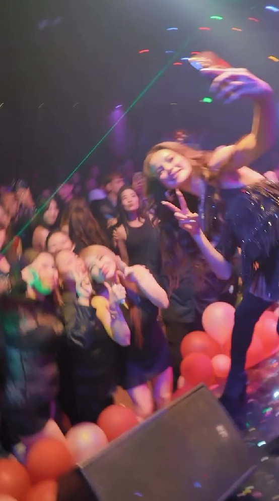 Usai lepas hijab Olla Ramlan kini terekam jadi DJ di klub malam, 9 potretnya jadi sorotan