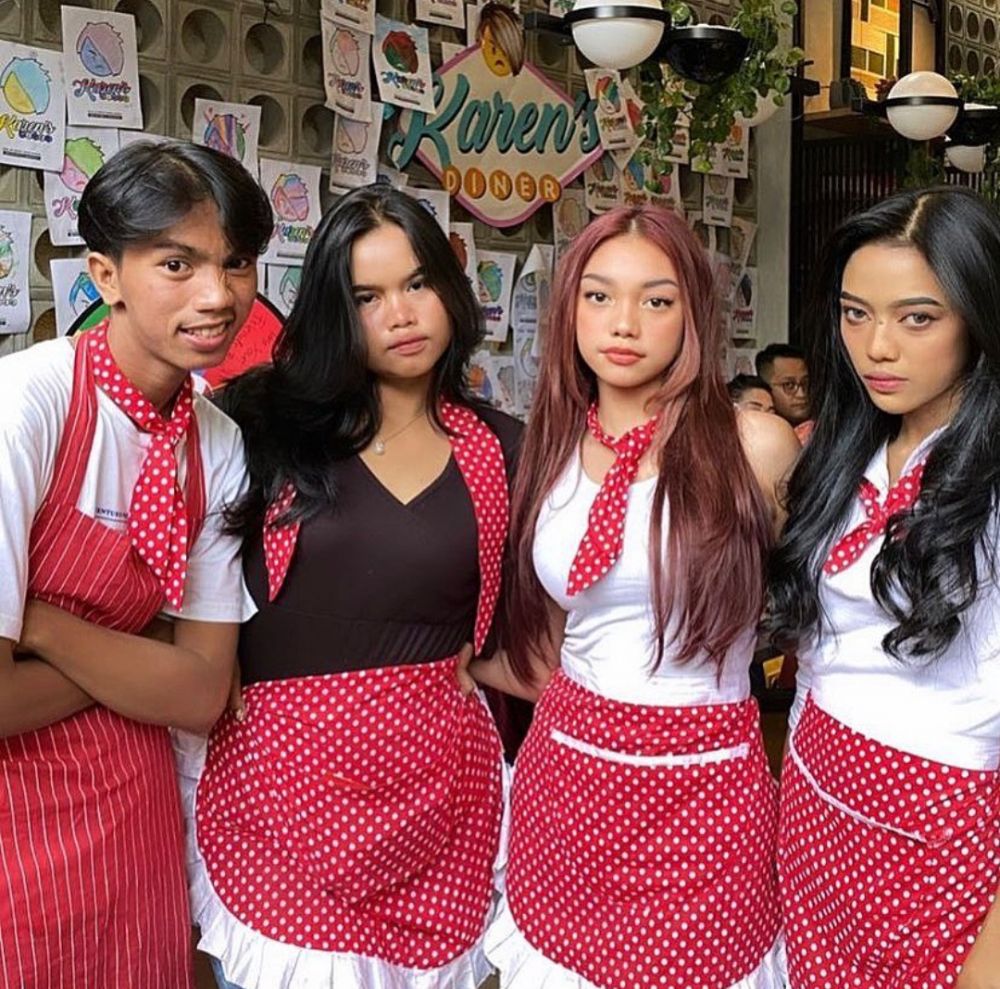 Patahkan standar cantik itu putih, ini 11 potret Naura Ayu yang percaya diri berkulit eksotis