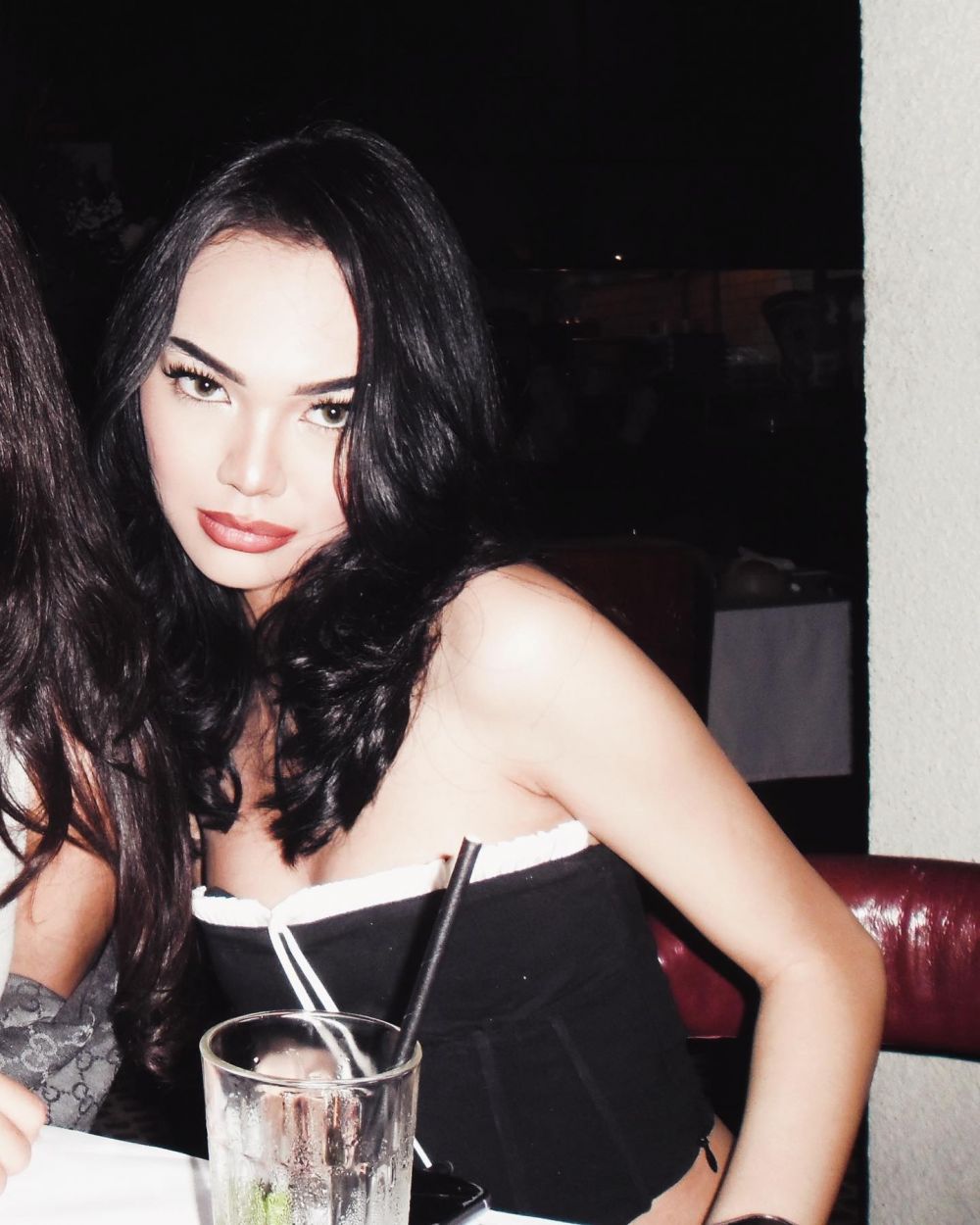 Jadi bungsu 4 bersaudara, intip 10 potret Shabina Mecca putri Sarita Abdul Mukti yang makin dewasa