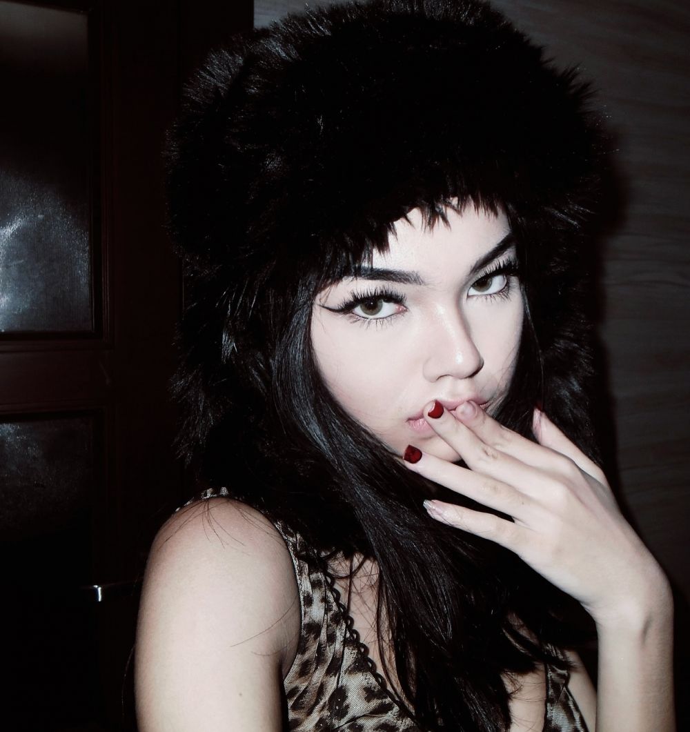 Jadi bungsu 4 bersaudara, intip 10 potret Shabina Mecca putri Sarita Abdul Mukti yang makin dewasa