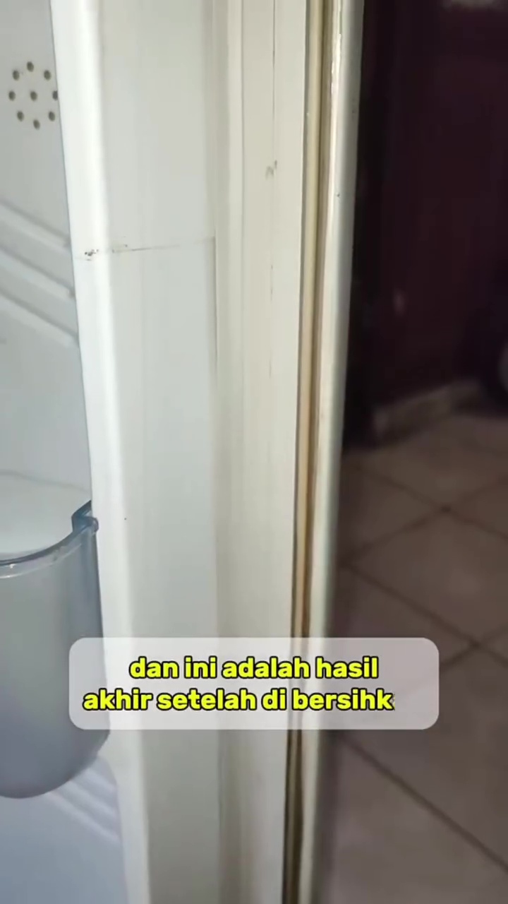 Trik bersihkan karet pintu kulkas kotor dan berjamur tanpa dibongkar, cukup pakai 2 bahan rumahan ini