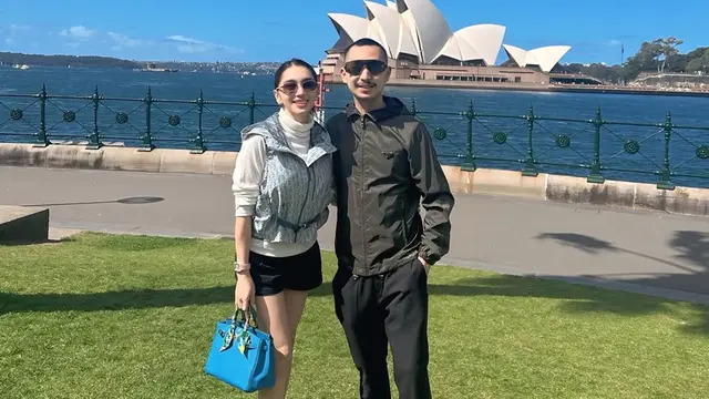 6 Potret kemesraan Angel Karamoy dan Gusti Ega, liburan bareng ke Australia, sinyal go public