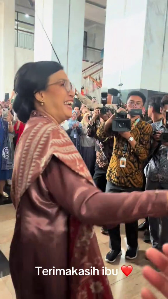 9 Momen perpisahan Sri Mulyani usai sertijab dari Menteri Keuangan, menangis saat pamit dengan pegawai
