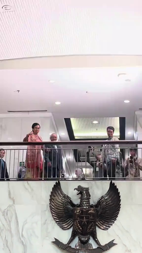 9 Momen perpisahan Sri Mulyani usai sertijab dari Menteri Keuangan, menangis saat pamit dengan pegawai