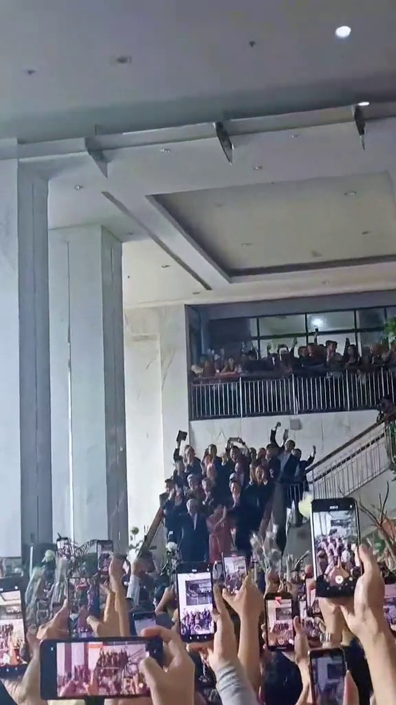 9 Momen perpisahan Sri Mulyani usai sertijab dari Menteri Keuangan, menangis saat pamit dengan pegawai