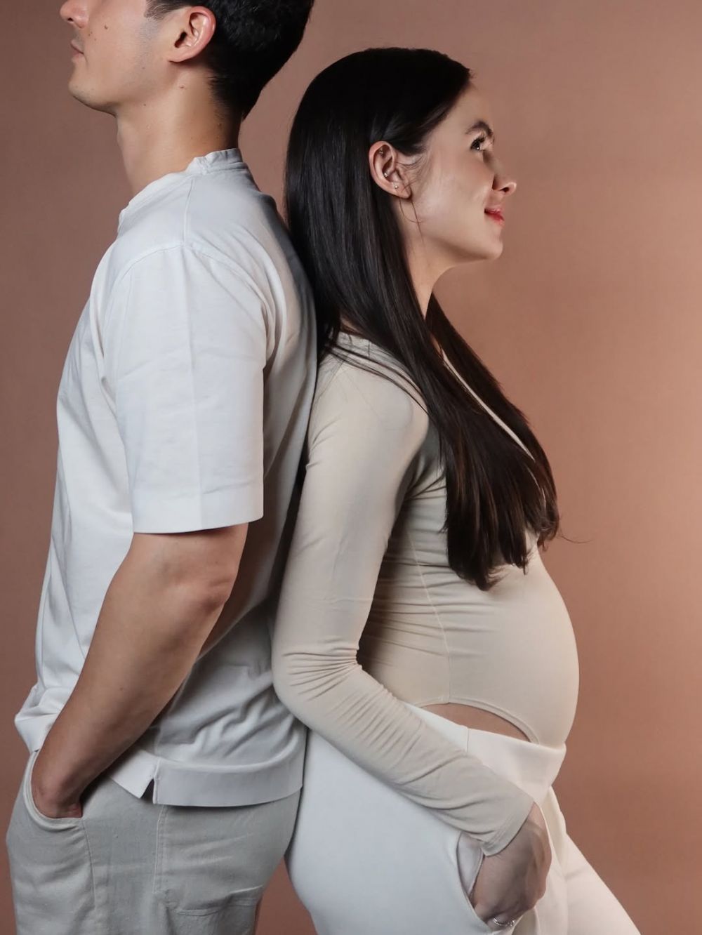 9 Potret Nino Fernandez dan Steffi Zamora umumkan kehamilan anak pertama, sudah pamer baby bump