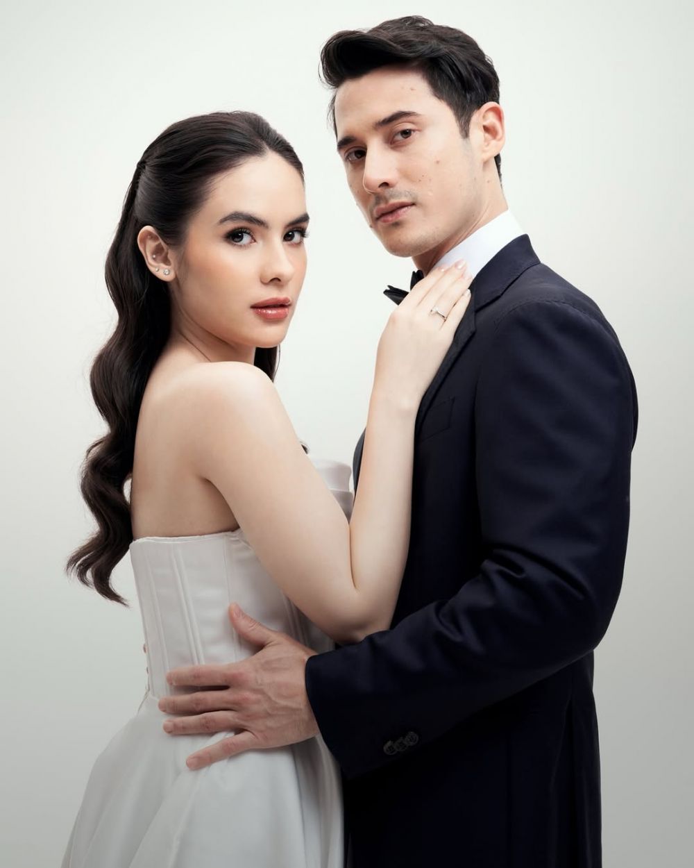 9 Potret Nino Fernandez dan Steffi Zamora umumkan kehamilan anak pertama, sudah pamer baby bump