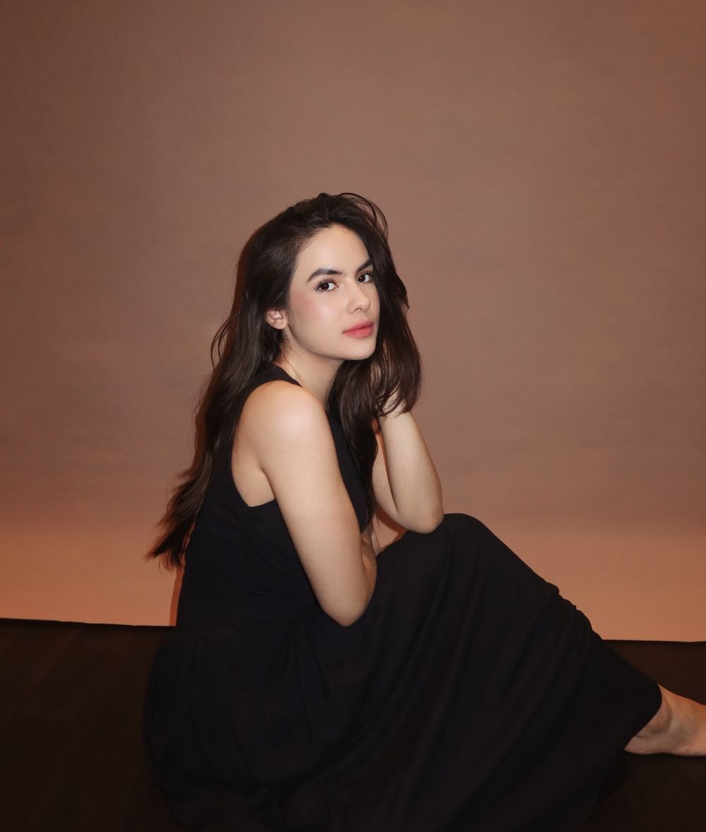 Dari anggota girlband jadi aktris, ini profil Steffi Zamora yang kabar kehamilannya bikin heboh