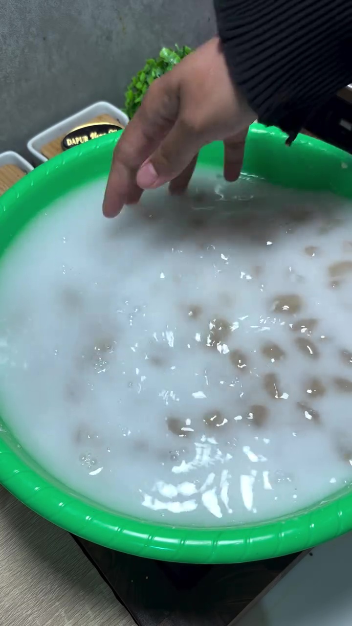 Bukan direndam air beras, ternyata begini mengolah kolang-kaling agar tak asam dan awet berbulan-bulan