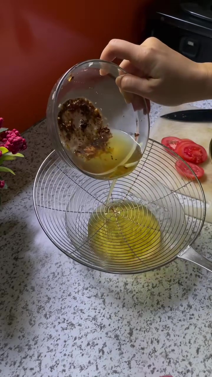 Wajib tahu! Ini cara baru bersihkan minyak bekas agar bening lagi cuma perlu gunakan 1 jenis buah