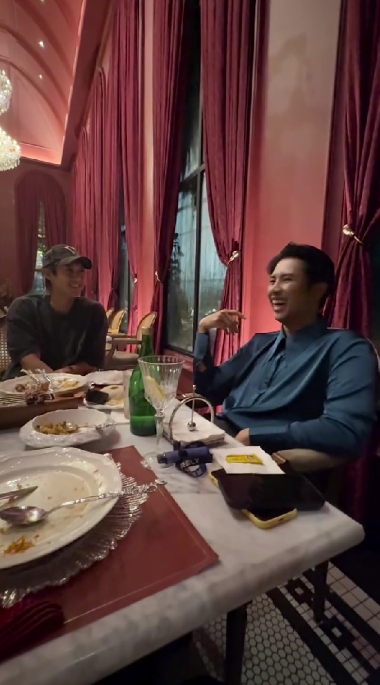 9 Potret Ricky Cuaca makan malam bareng Kim Hyun-joong BBF, oleh-olehnya jadi sorotan