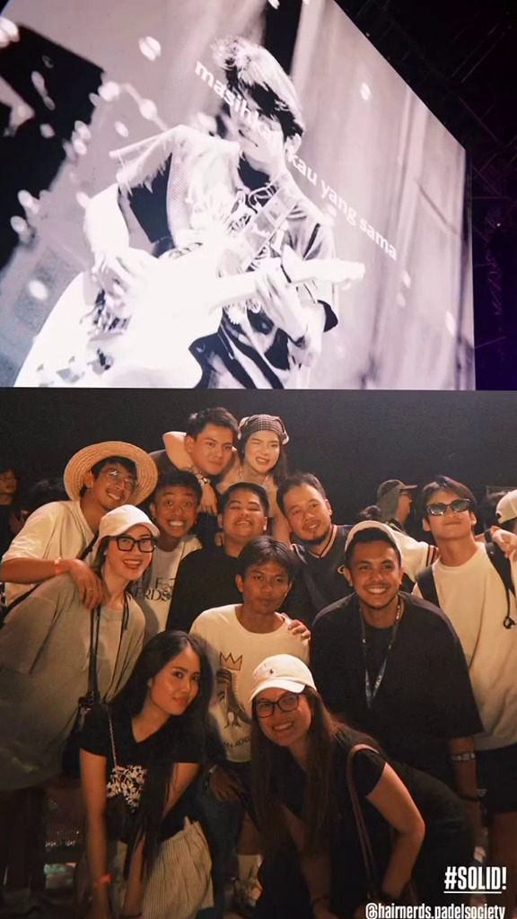 Kepergok mesra di Pestapora, 9 potret Rey Bong dan Davina Karamoy ini ternyata cuma sahabatan