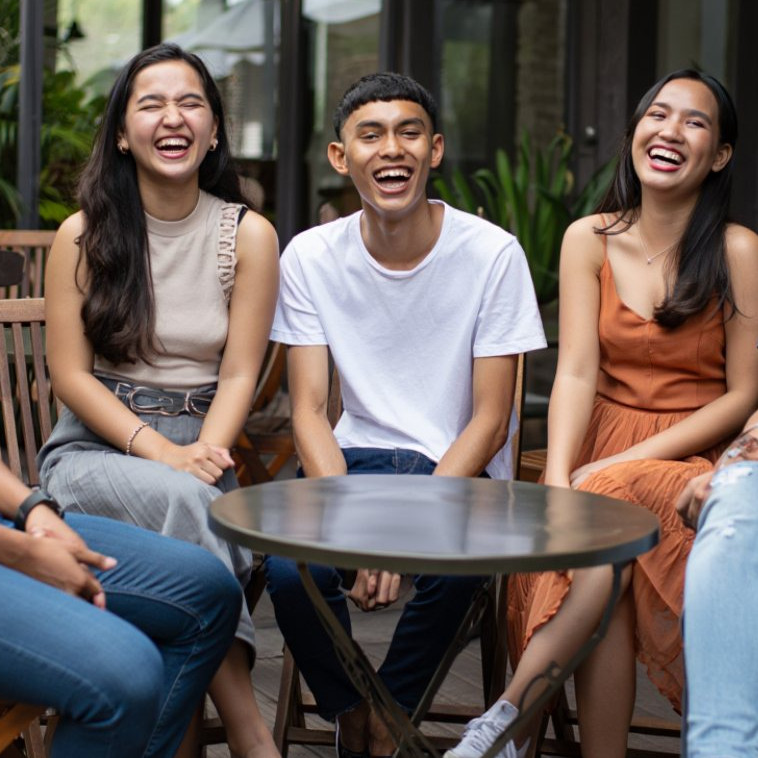 100 Tebak-tebakan sulit tapi menghibur terbaru 2025, bikin otak muter tapi nggak berhenti ketawa