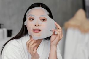 10 Masker menghilangkan jerawat harga di bawah Rp 100 ribu