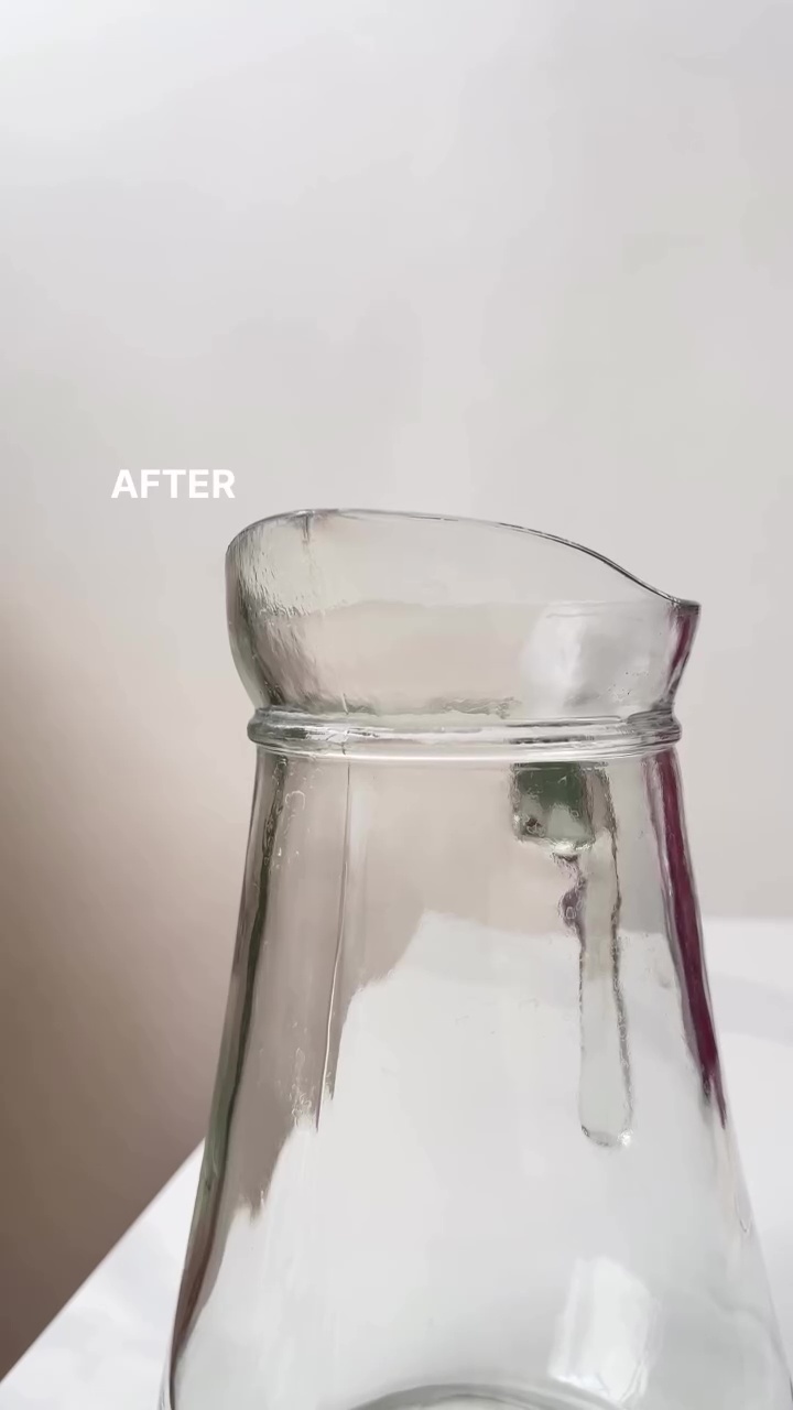 Kerak air bikin teko kaca penuh bercak putih? Inilah cara ampuh bikin kinclong lagi tanpa disikat