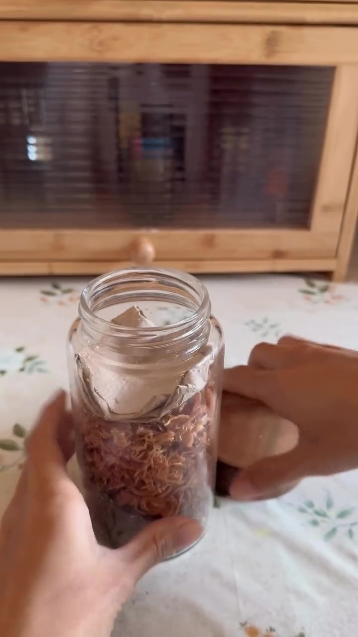 Bawang goreng jadi lebih awet 2 bulan, begini cara menyimpannya tanpa khawatir melempem dan tengik