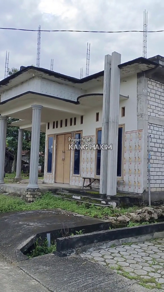 Viral deretan rumah mewah di kampung miliarder pedagang pecel lele Lamongan, 7 potretnya bikin melongo
