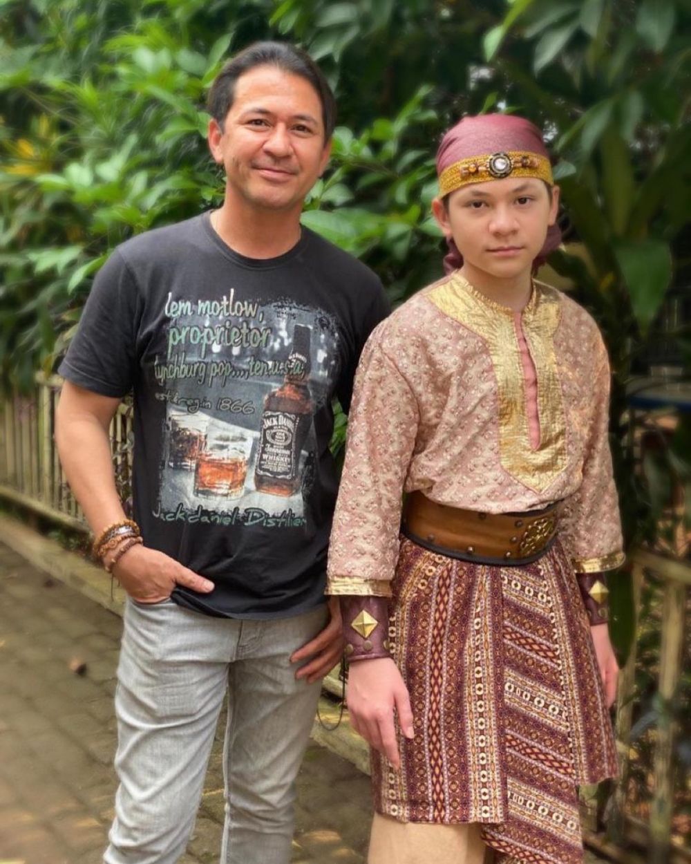 Pemeran anak Suzzanna di film Telaga Angker ini punya putra, ini 11 potret kebersamaannya