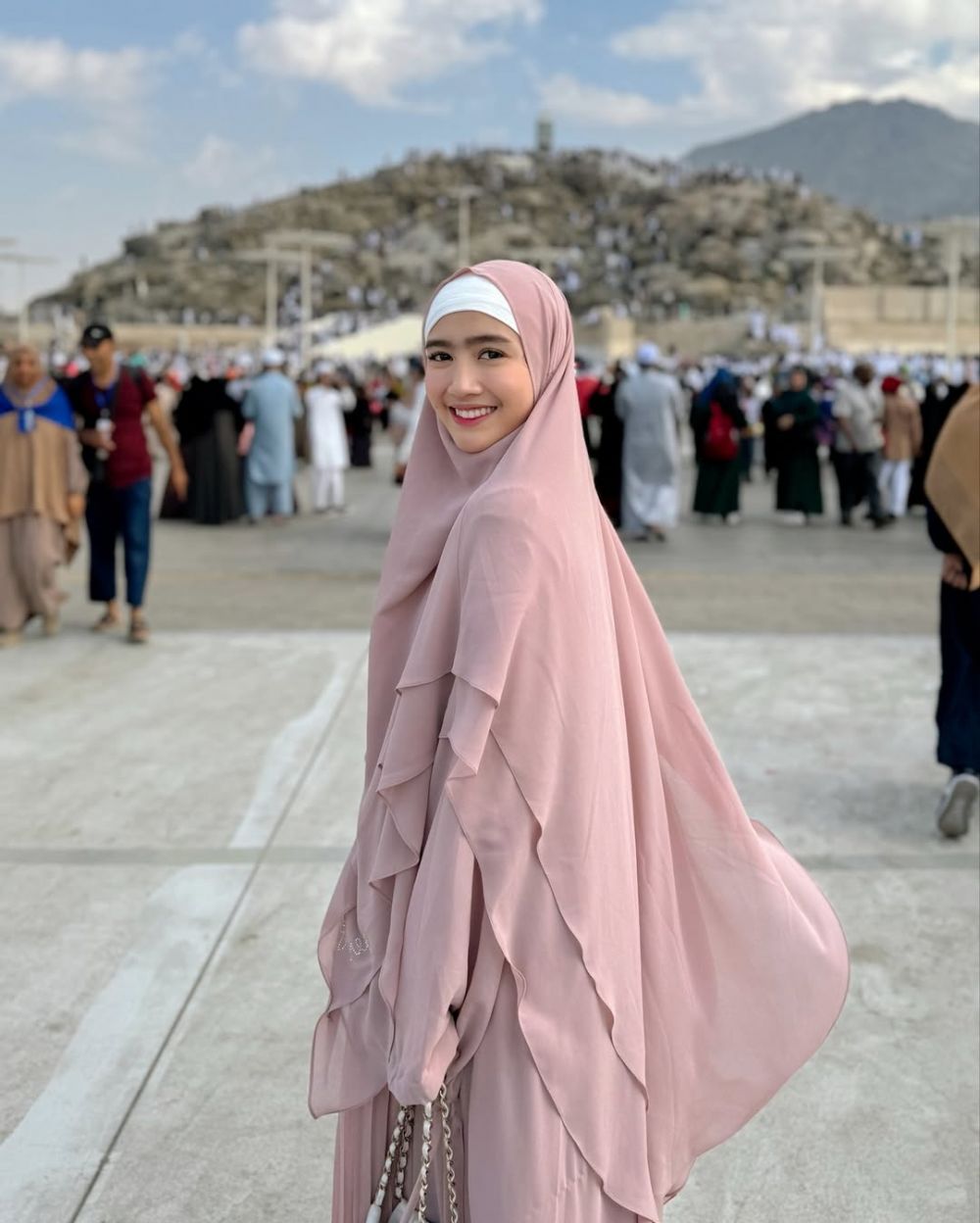 Artis cilik lawan main Ikke Nurjanah & Aldi Bagri kini jadi istri polisi, intip 9 potret terbarunya