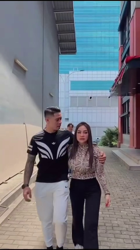 5 Perjalanan cinta Anisa Bahar dan Firmansyah Salambela, suami brondong, nikah usai 14 hari kenal