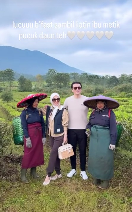 9 Potret piknik cantik di kebun ala Syahrini dan Reino Barack, kemesraannya bak pengantin baru