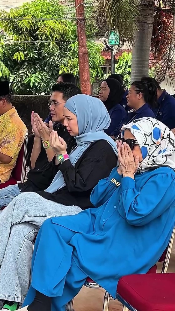 Bisnis kian moncer, Tya Ariestya bangun kos-kosan ketiga, 9 potretnya di acara peletakan batu pertama