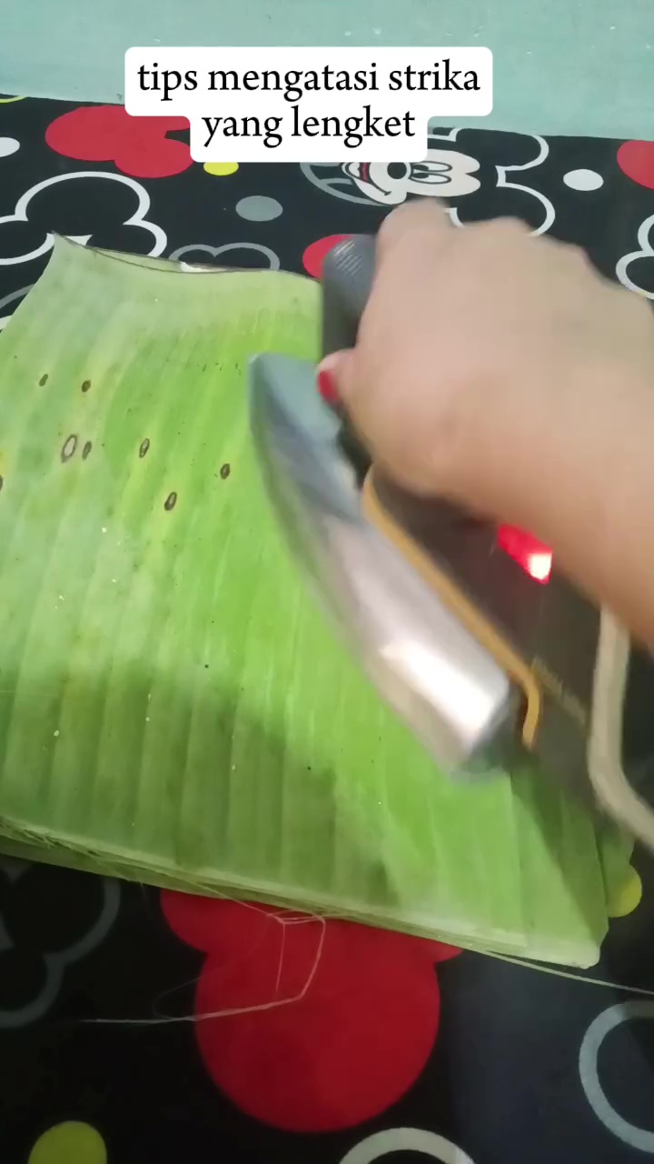 Daun pisang ternyata bisa ampuh atasi setrika yang lengket, begini cara pakainya