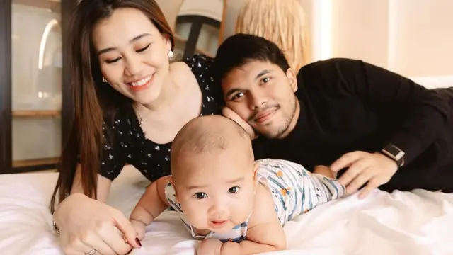 Aaliyah dan Thariq baru ungkap wajah baby Arash di usia 3 bulan, ini 7 potretnya