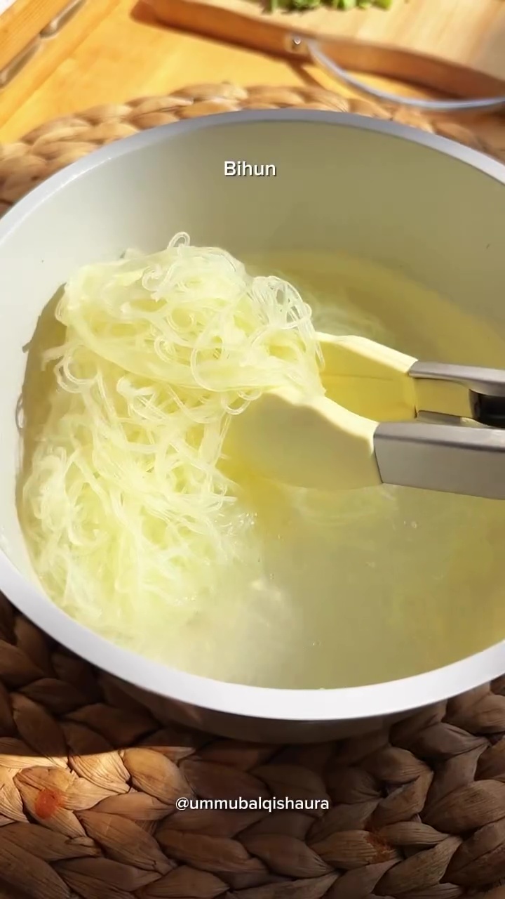 Matangnya lebih pas, begini trik masak bihun agar lebih kenyal, tak mudah lembek, dan antipatah