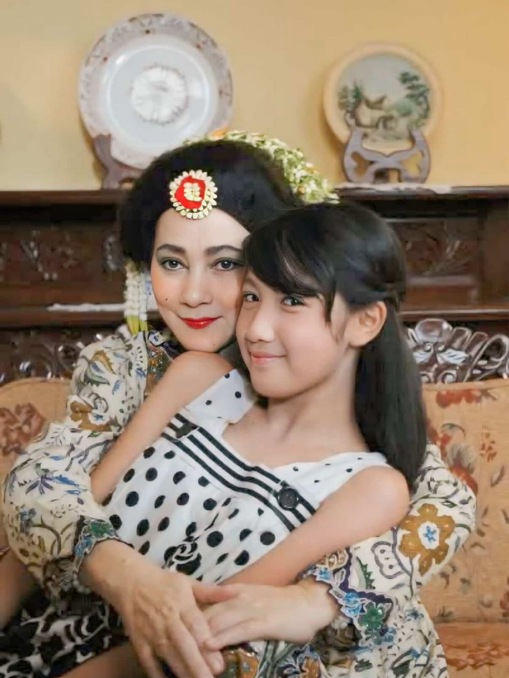 Artis cilik foto bareng Suzzanna ini kini tetap eksis jadi aktris, intip 9 potret transformasinya